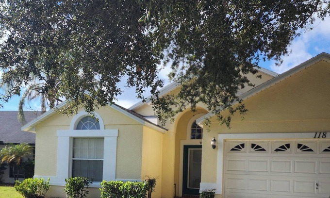 Bridgewater Crossing Casa | Private Pool Home in peaceful neighborhood <8 miles to Disney!!