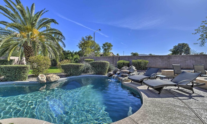 Gateway Ranch Casa | ¡NUEVO! Chic Gilbert Home -9 millas al distrito patrimonial!