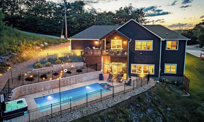Smithville Casa | Private POOL | Hot Tub | Lake Views | Game Room