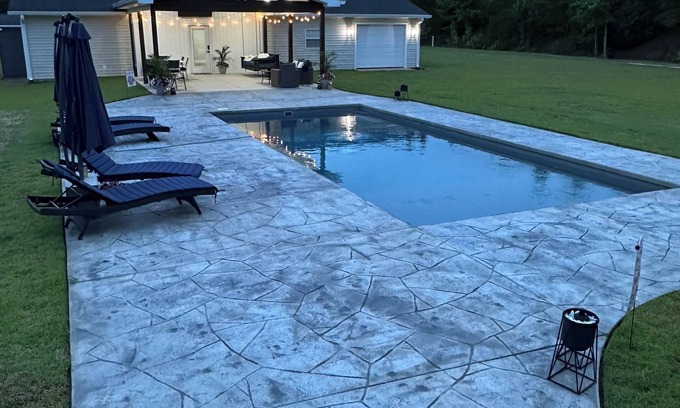 Floyd Dale Casa | Private Pool house in Mullins