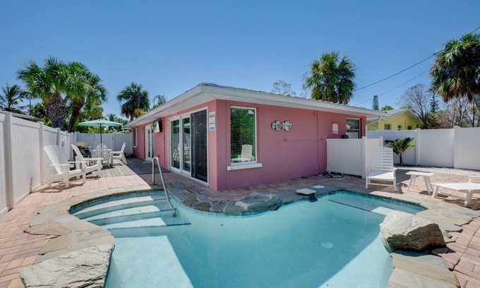 Holmes Beach Casa | Modern Beach Cottage con piscina climatizada cerca de la playa