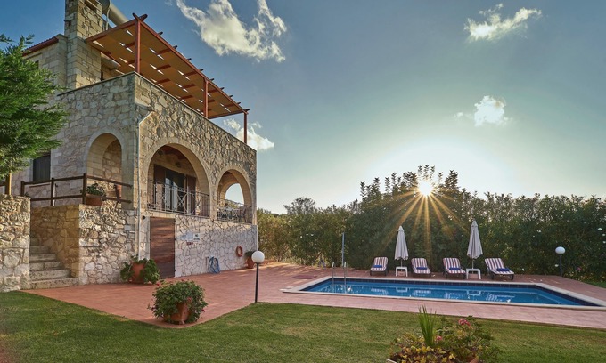 Xirokampi Villa | Piscina privada ★ villa de piedra ★ vista al mar
