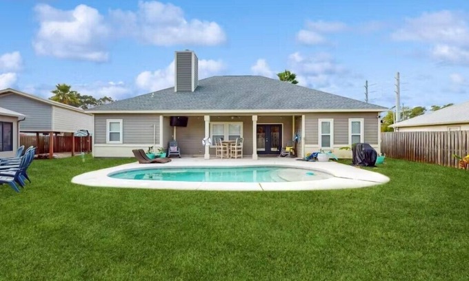 Upper Grand Lagoon Casa | ☀️Private Pool - Close to Beach - Pet Friendly 🐶 - Sea the Blessings