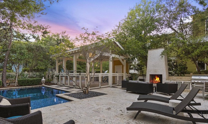 Forest District Casa | Private pool! WaterColor Community Amenities! Swimming! 4 Adult Bikes!
