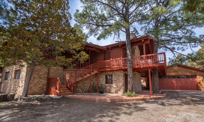 Alto Cabina | Elk’s Red Cabin