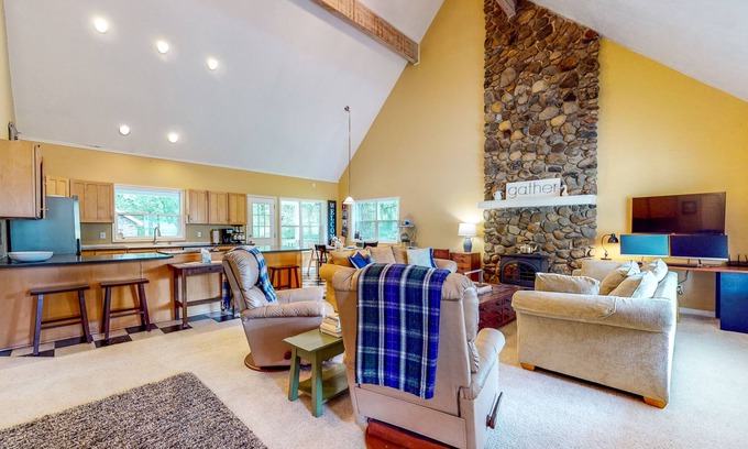 Dallas Casa | Private property - Main & Guest Home - Creek Views