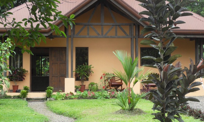 Palma Casa | Casa privada y tranquila en la mejor zona de La Fortuna, cerca de aguas termales.