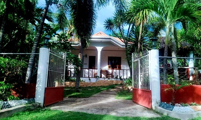 Basdiot Casa | Private quite bungalow-5 min walk to ocean & restaurants