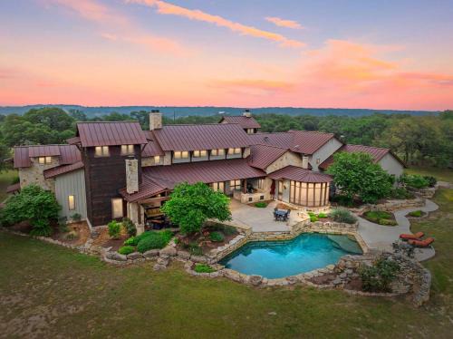 Bergheim Casa | Private Ranch - Pool,Ping Pong,Yoga,Weddings,Games