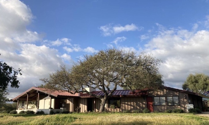 Santa Ynez Casa | Private Ranch with Endless View!