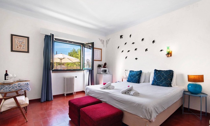 Sao Bras de Alportel Apartamento | Private Refuge in a Quiet Area with Shared Pool