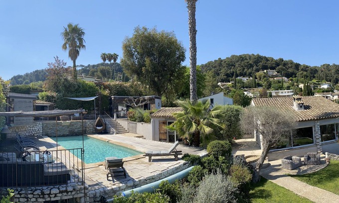 La Colle-sur-Loup Apartamento | Private resort style living with spectacular views near Saint Paul de Vence