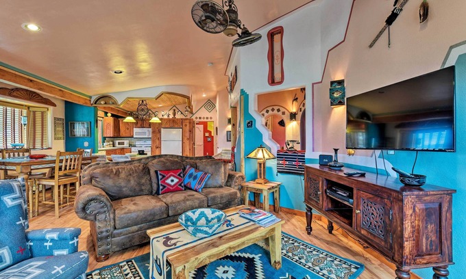 Taos Casa | ¡NUEVO! Casa en 1/2 Acre ~ 30 minutos para Taos Ski Valley!