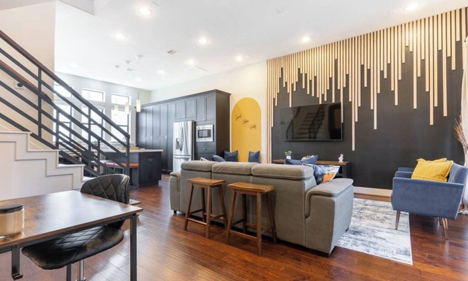 East Downtown Houston Casa | Suite King Elegante con Terraza en el Este del Centro