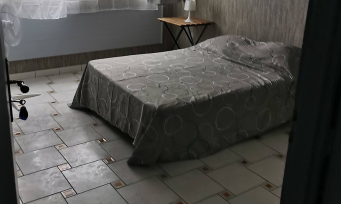 Haussonville-Blandan-Mon Desert-Saurupt Cama Y Desayuno | Private room 13 m2 in apartment Nancy center