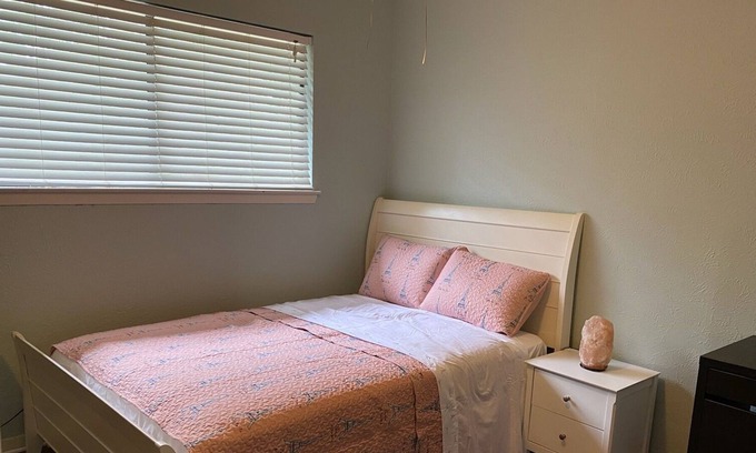 Bee Cave Woods Casa | Private Room/15 mins To downtown/5 mins To Zilker Park