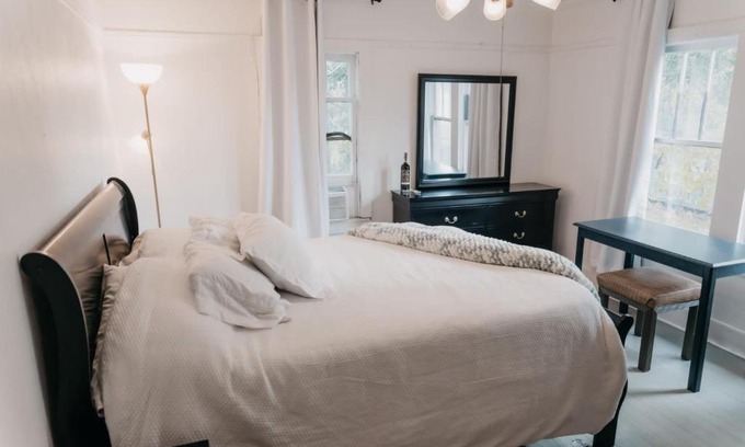 Freetown - Port Rico Apartamento | Private Room - Downtown 1BR 1Bath