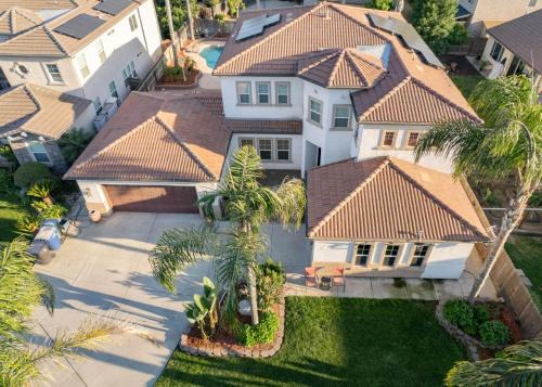 Tulare Casa | Private room-Ideal for working professionals-