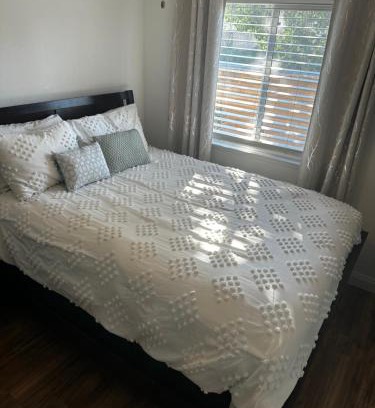 Patton Casa | Private Room in Rialto