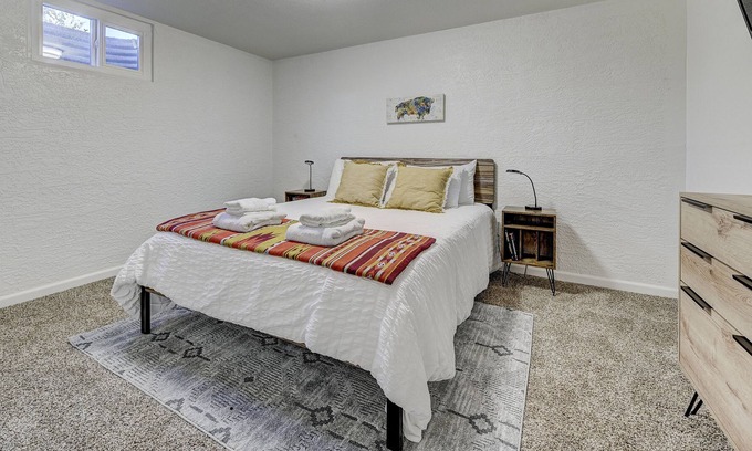 Northeast Colorado Springs Casa | Private Room l Shared Executive Travel Home l Near Hospitals & SO MUCH MORE!