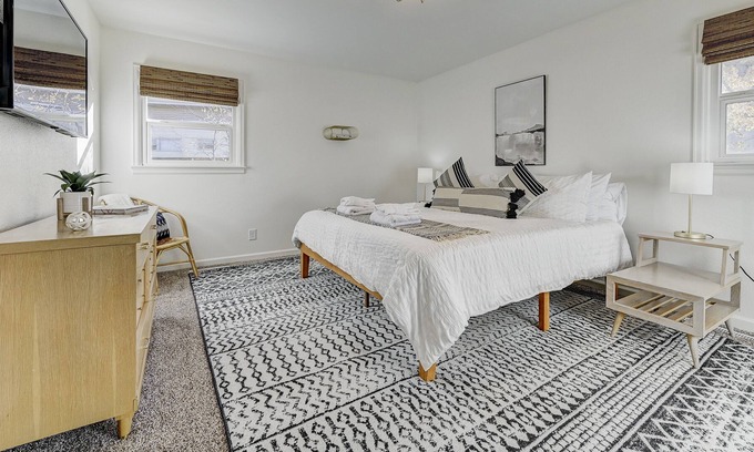Northeast Colorado Springs Casa | Private Room l Shared Executive Travel Home l Near Hospitals & Pikes Peak!