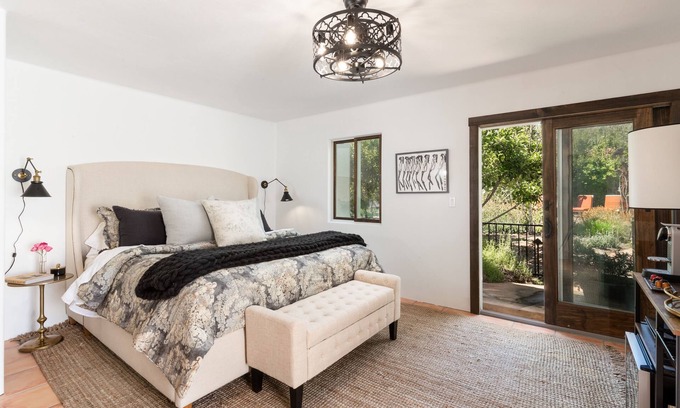 Solvang Casa | PRIVATE ROOM w/ Private Gated Jacuzzi & Garden in Downtown Los Olivos Escape