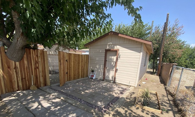 Lake Isabella Cabina | Private room with queen bed