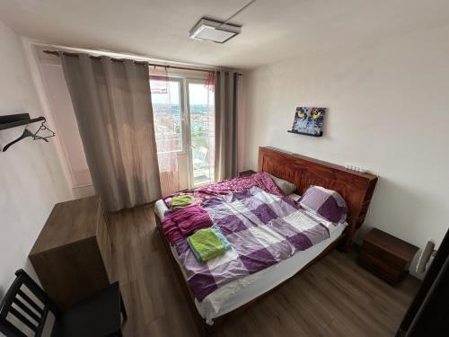 Michle Casa | Private rooms, stunning city views, top-floor with balcony, bathtub, Internet, coffee