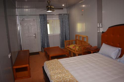 South West Casa | Private Rooms with International Airport View