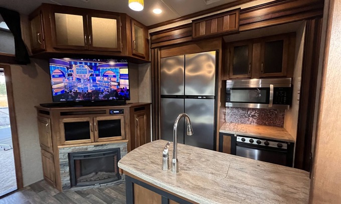 Alvadore Casa | Private RV Oasis- 5 Min - Eugene Airport - 15 Min - Autzen Stadium