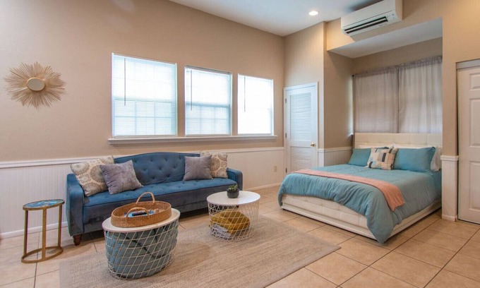 San Marco Casa | Private San Marco Studio – Walk to River, Dining & Shops