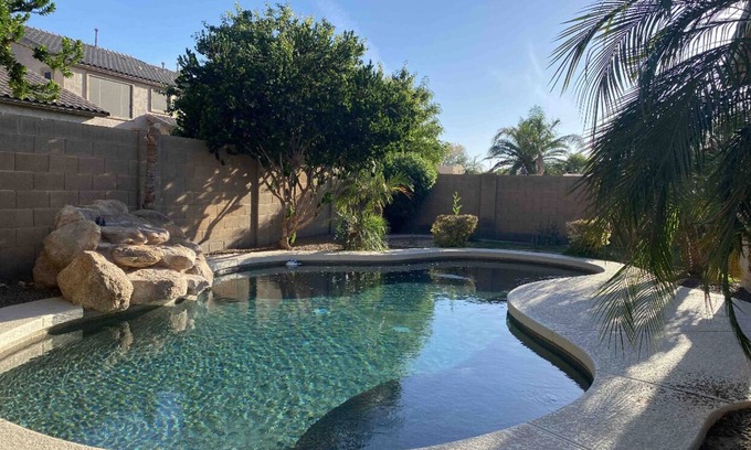 Emperor Estates Casa | Private Sanctuary 3 Bedrooms 2 Bathrooms Private Pool and BBQ