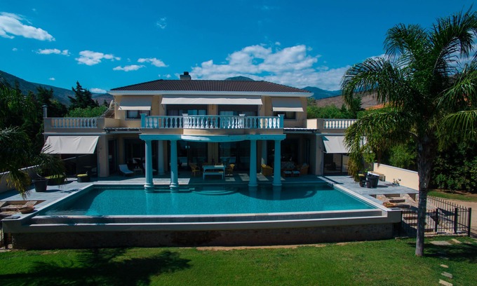 Kontsika Villa | Villa privada junto al mar con frente a la playa