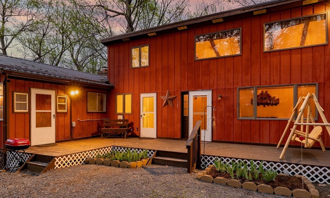 New Market Cabaña | Private Spacious Mountain Top Retreat:3BRs+Bonus Room, Fire Pit