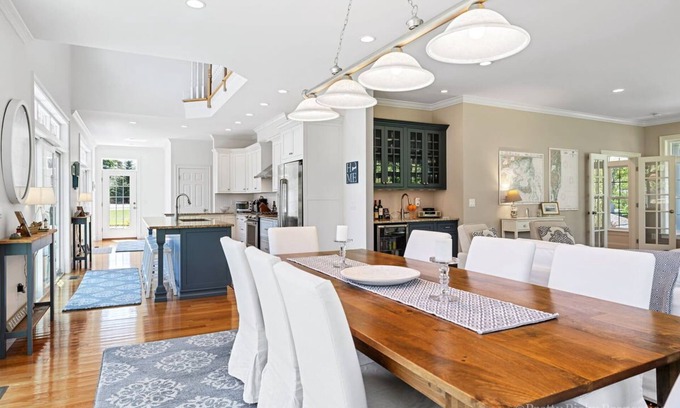 South Orleans Casa | Private, Spacious, Pristine with Heated Pool:005-O