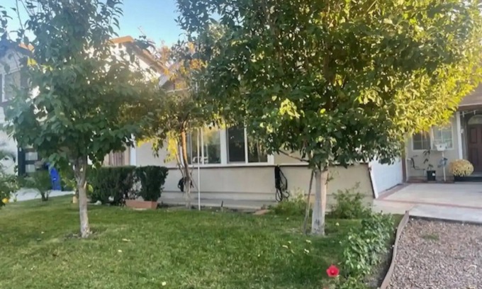 Canyon Country Casa | Private & Spacious unit with fruit trees in the front, private entrance