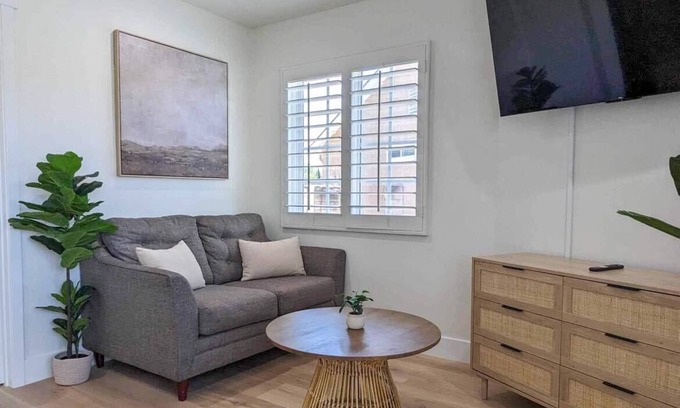Simi Valley Apartamento | Private studio centrally located