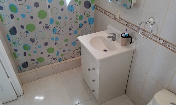 Ciudad Cariari Casa | Estudio privado tipo loft que incluye traslado al aeropuerto.