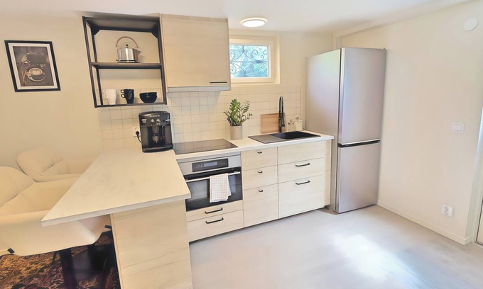 Alvsjo Apartamento | Private Studio Apartment w/ Kitchen close to Stockholm City