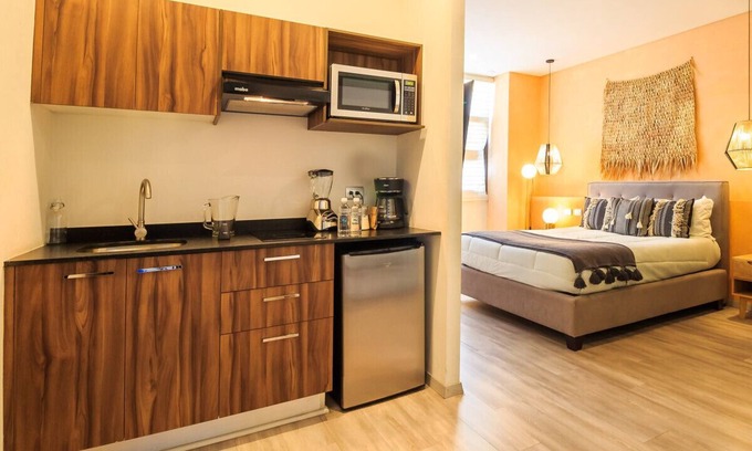 Financial District Apartamento | Private Suite w/Incredible View & Pool | 1 BD | Tribu Sonata