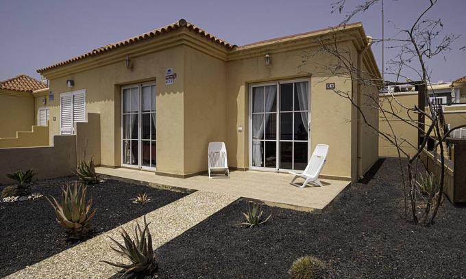 Caleta de Fuste Apartamento | Private Terrace Home - Parking - Pool