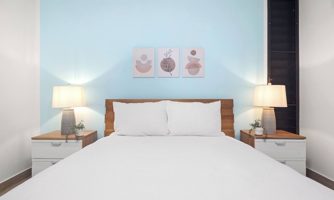Eleanor Roosevelt Apartamento | Private Terrace | Minutes to Condado | Pet Friendly | Essential Amenities