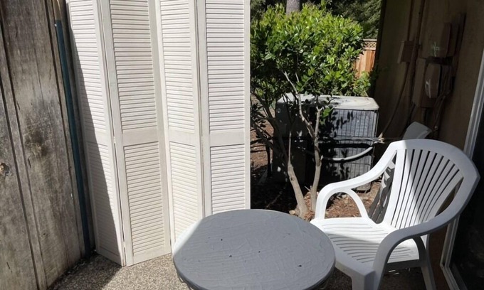 Los Altos Hills Apartamento | Private Unit full bath patio