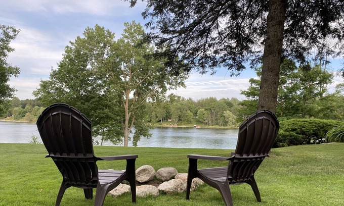 Mapleton Cabaña | Private Upper Lakehouse/Cottage on Conestogo Lake