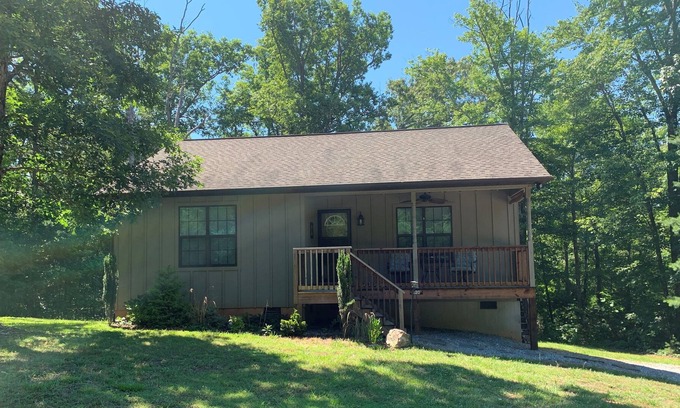 Marion Casa | Private Vacation Home in Gated Community at Lake James