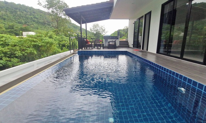 Chalong Villa | Villa con piscina privada y vistas al valle en Phuket