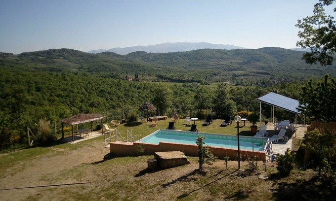 Ponte Buriano Villa | Maravillosa casa de vacaciones privada con piscina privada, A/C, WIFI, TV, patio, cerca de Arezzo