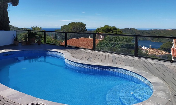 Istan Casa | Private villa with fireplace, pool, guest studio and home office