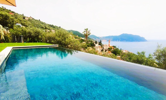 Pieve Ligure Villa | VILLA PRIVADA con vista al mar, piscina, jardín, estacionamiento doble