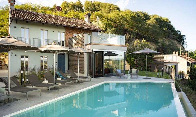 Monteu Roero Villa | Casa de vacaciones privada con A/C, piscina privada, jacuzzi, WIFI, sauna, TV, patio, cerca de Alba